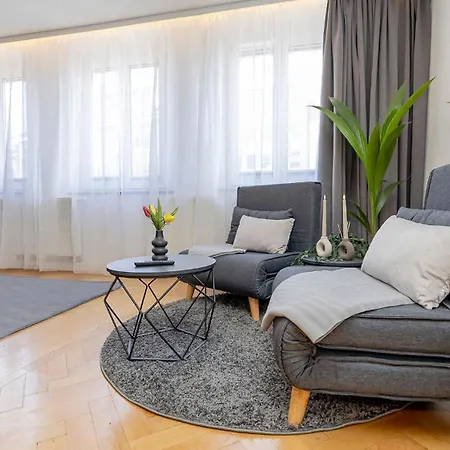 Luxx Rv, Marienplatz *